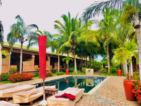 A louer, Chambre avec restaurant à proximité de la plage