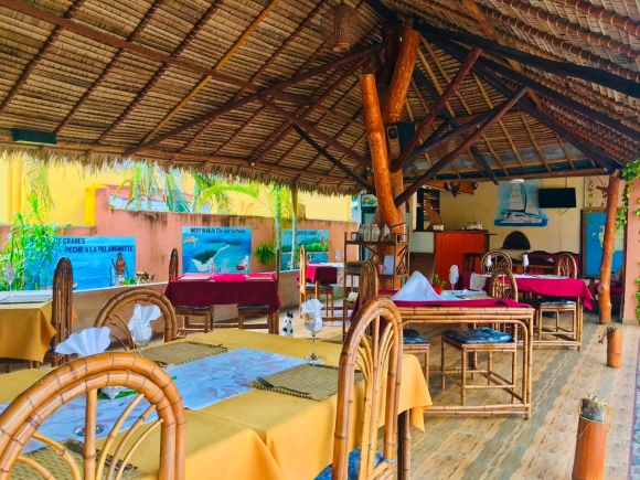 A louer, Chambre avec restaurant à proximité de la plage