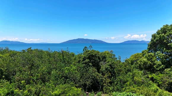 Fabuleux terrain pieds dans l'eau à prix exceptionnel!