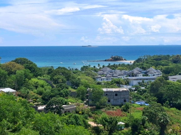 Bien d'exception avec une vue mer dominante et panoramique!