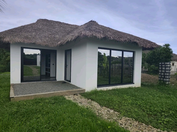 À VENDRE – Charmante maison proche de la mer, environnement calme – Nosy Be