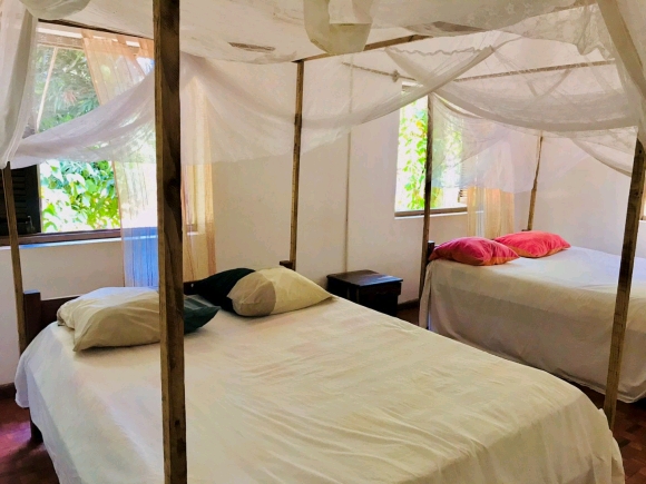 A louer -2 villas indépendantes en bord de mer avec piscine et jardin