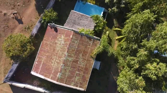 À VENDRE – Charmante propriété avec piscine à proximité de la plage