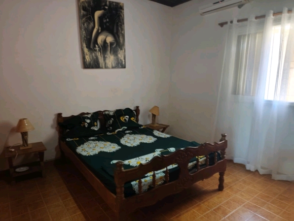 À VENDRE – Charmante propriété avec piscine à proximité de la plage