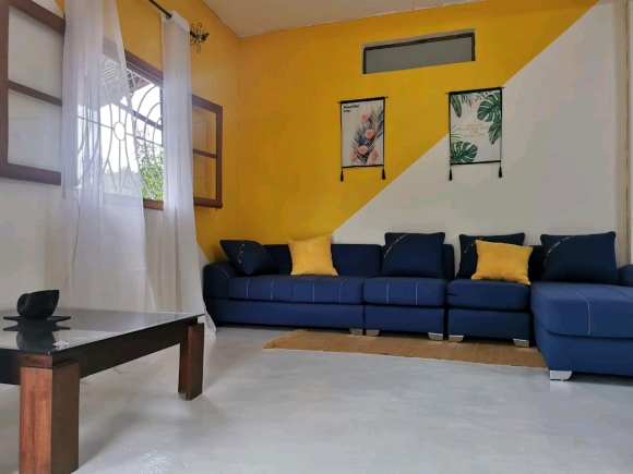 A LOUER-MAISON INDEPENDANTE 3 CHAMBRES AVEC JARDIN, PROCHE PLAGE