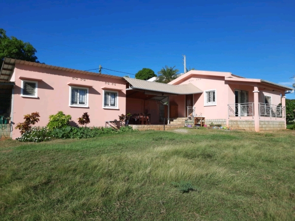 A LOUER-Charmante maisonnette meublée de 3 chambres à 15mn d'ambatoloaka