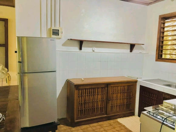 A louer-Villas en copropriété meublées, pied dans l'eau avec jardin