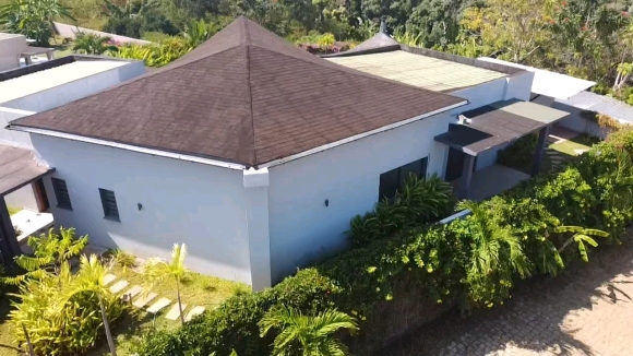 SUPERBE VILLA À VENDRE – PROPRIÉTÉ RÉCENTE AVEC PISCINE