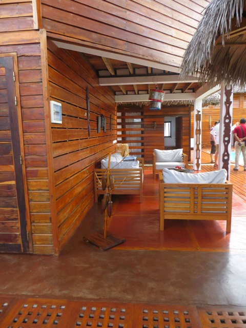 Propriété atypique avec vue panoramique et piscine à débordement