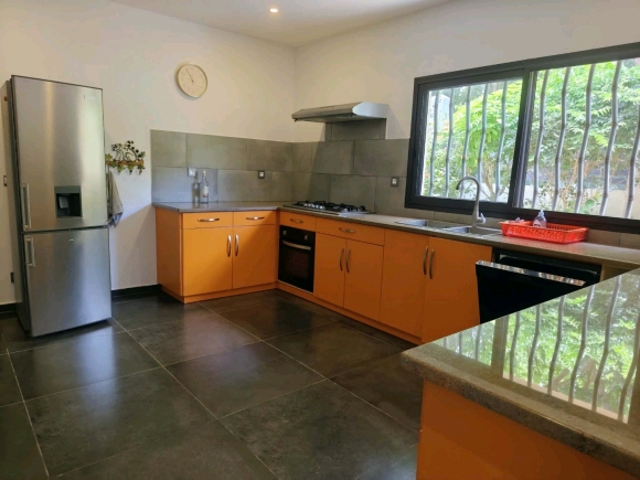 À VENDRE – Superbe Villa de Standing avec Vue Mer – Nosy Be