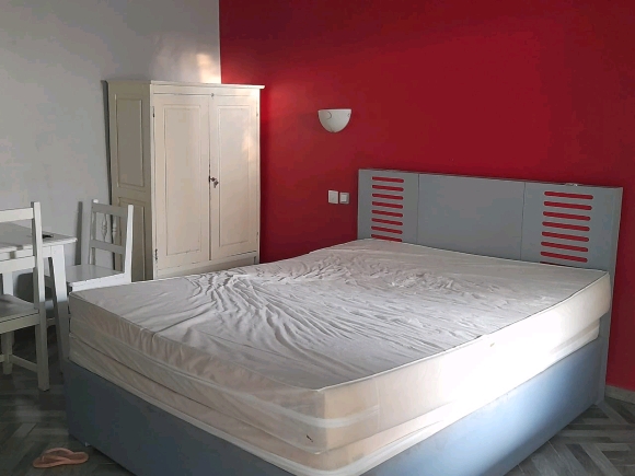 A LOUER, LOCAL COMMERCIAL AVEC VUE MER