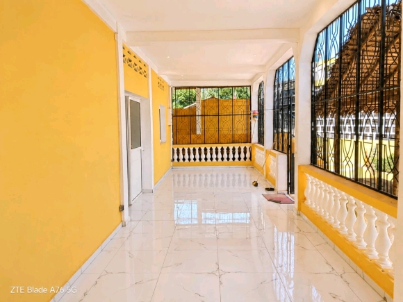 À louer- Belle villa spacieuse de 5 chambres