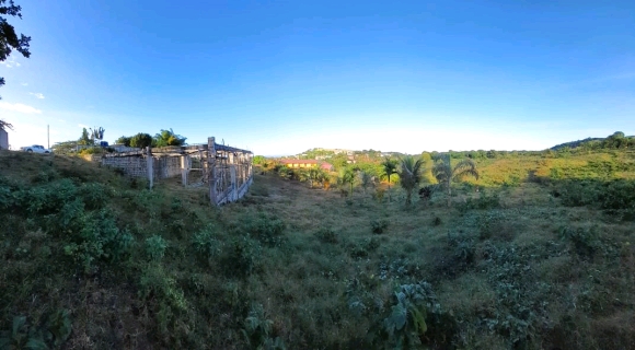 TERRAIN VUE MER DANS UN QUARTIER CALME A 5 MINUTES DU CENTRE VILLE