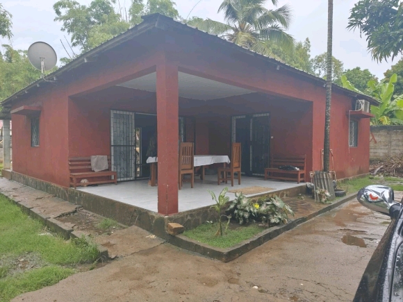 À Vendre : Maison 143 m² avec Terrasse – Terrain de 712 m²