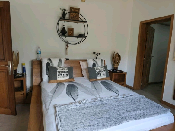 À VENDRE – Superbe Propriété Alliant Charme Tropical et Confort Européen