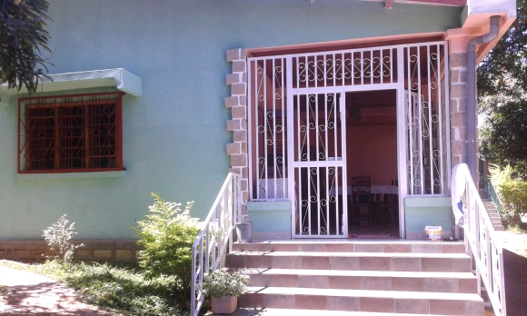 LM 245/ Maison à louer se trouve à Amporaha Cocotier
