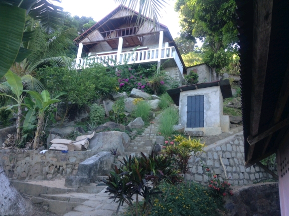 A vendre, jolie maison avec bungalow situé sur la plage d'Ankify
