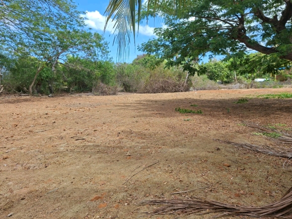 Terrain proche de la mer au Nord de Nosy Be