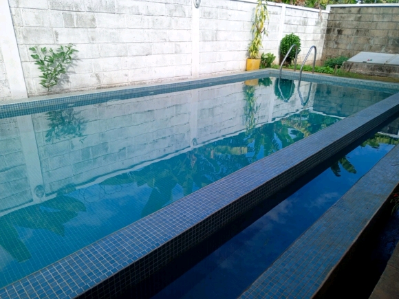 Charmante maison meublée avec piscine, proche de la plage