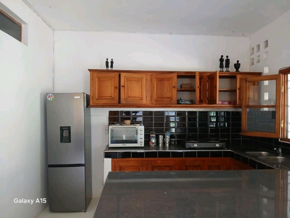 A LOUER-MAISON INDEPENDANTE 3 CHAMBRES AVEC JARDIN, PROCHE PLAGE