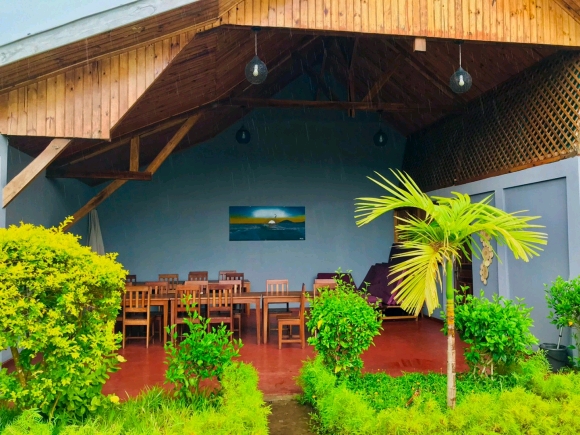 Agréable appartements avec piscine à Ankibanivato