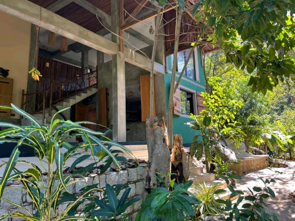À VENDRE – Magnifique propriété à 20 m de la plage sur Nosy Komba
