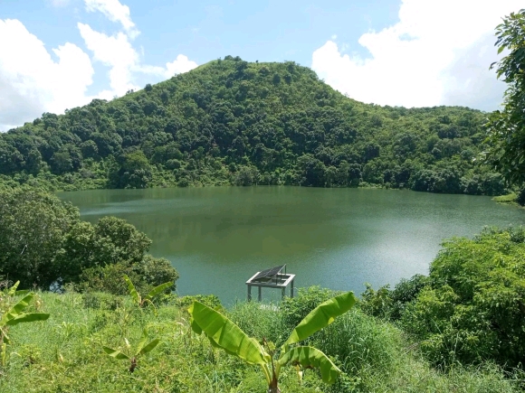 Terrain avec vue imprenable sur le lac et une vue mer en bonus !