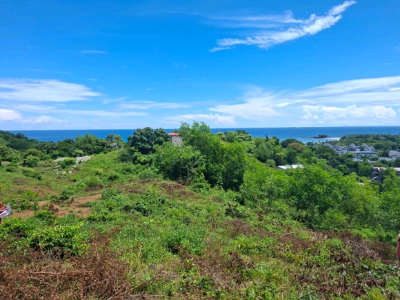Bien d'exception avec une vue mer dominante et panoramique!