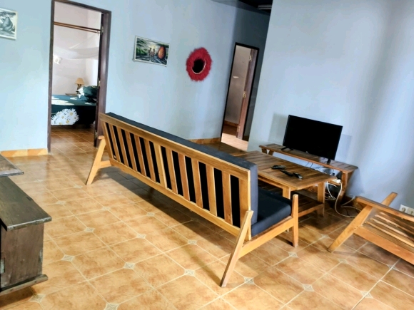 À VENDRE – Charmante propriété avec piscine à proximité de la plage