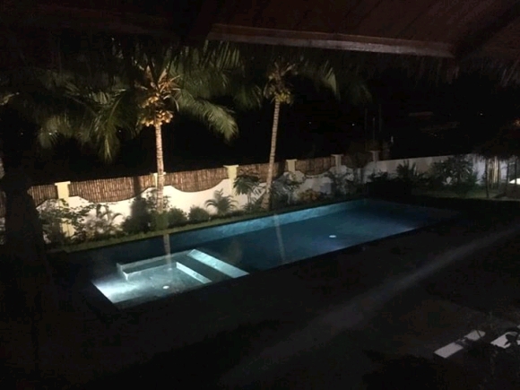 Jolie villa neuve à louer avec piscine et proche de tout commerce