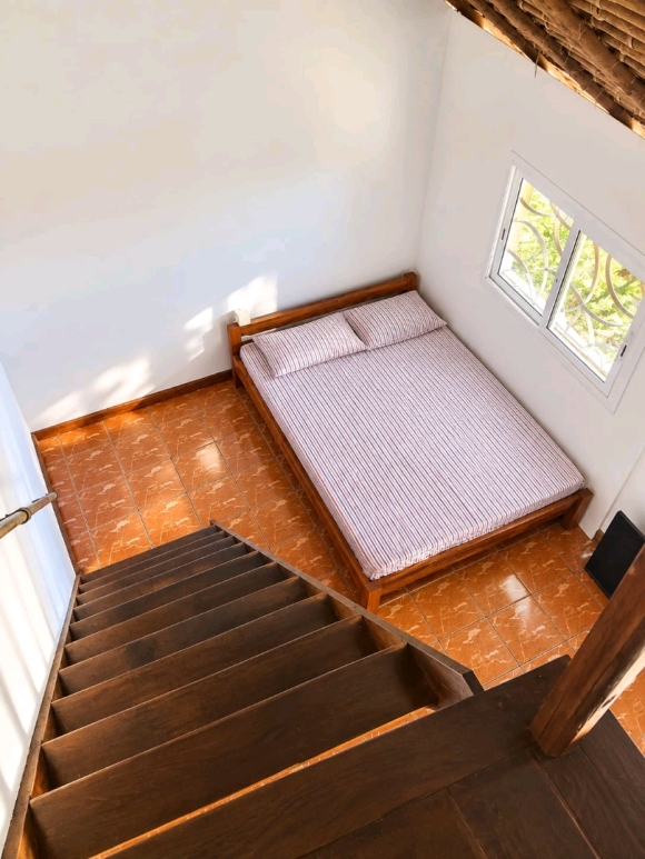 A loué, bungalow indépendant avec mezzanine