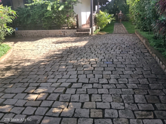 À louer- Spacieuse Villa avec jardin