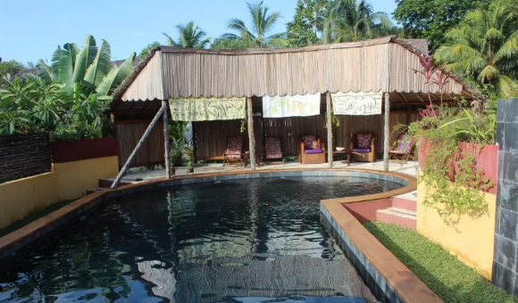 Charmante maison avec piscine à Ambatoloaka