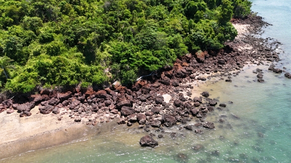 Fabuleux terrain pieds dans l'eau à prix exceptionnel!