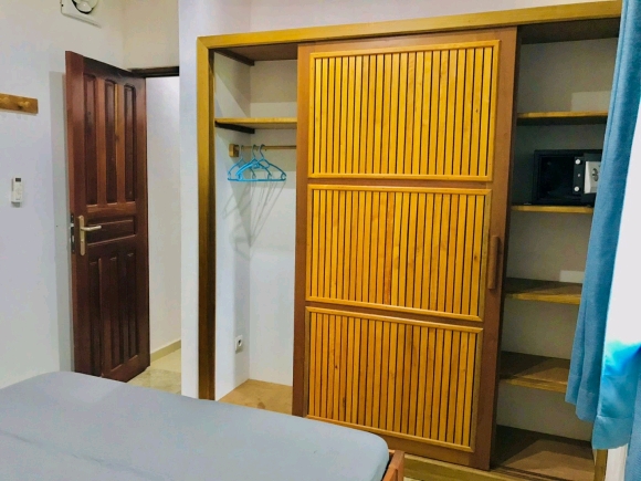 Agréable appartements avec piscine à Ankibanivato