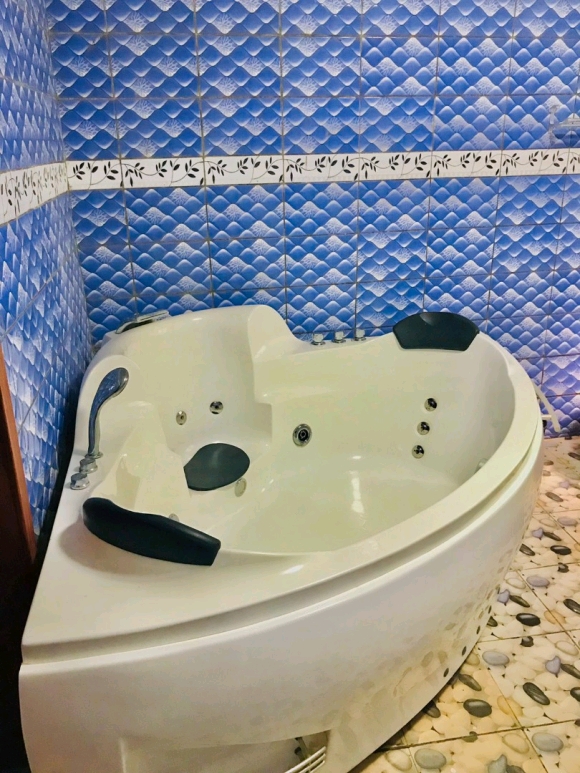 A LOUER- Superbe appartement meublé en rez-de-chaussée dans un quartier résientiel