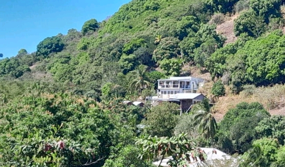 À VENDRE – MAISON EN HAUTEUR AVEC VUE MER PANORAMIQUE
