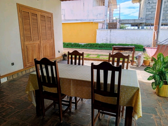 Charmante maison meublée avec piscine, proche de la plage