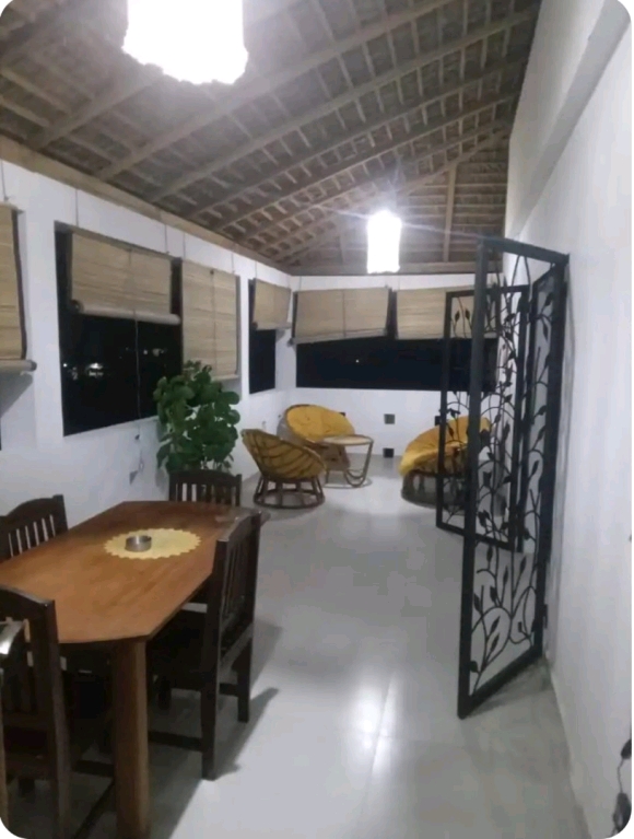 A louer, une maison indépendante à l'etage