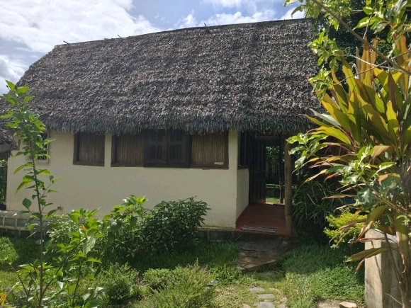 À VENDRE – Studio avec mezzanine et terrasse avec vue mer éloigné