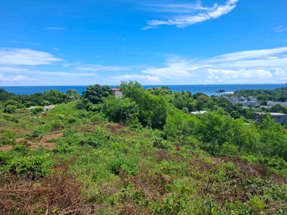 Bien d'exception avec une vue mer dominante et panoramique!