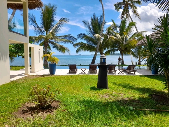 A louer, une villa de charme en bord de mer- piscine privée