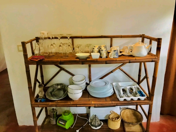 A louer, Ensemble de trois appartements meublés avec piscine et jardin