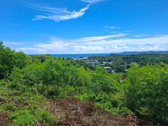 Bien d'exception avec une vue mer dominante et panoramique!