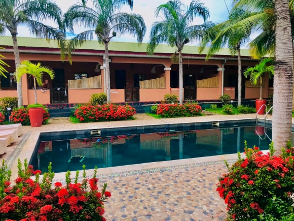 A louer, Chambre avec restaurant à proximité de la plage