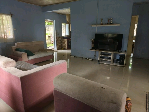 À Vendre : Maison 143 m² avec Terrasse – Terrain de 712 m²