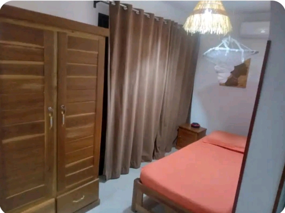 A louer, une maison indépendante à l'etage