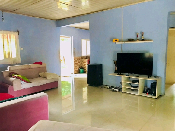 À louer-Maison de plain-pied avec jardin-2 chambres climatisés avec salles de bain privées