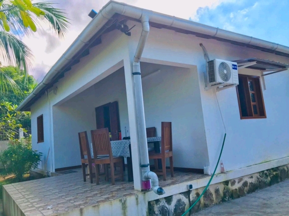 A louer, Maison indépendante entièrement meublée à quelques mètres de la plage