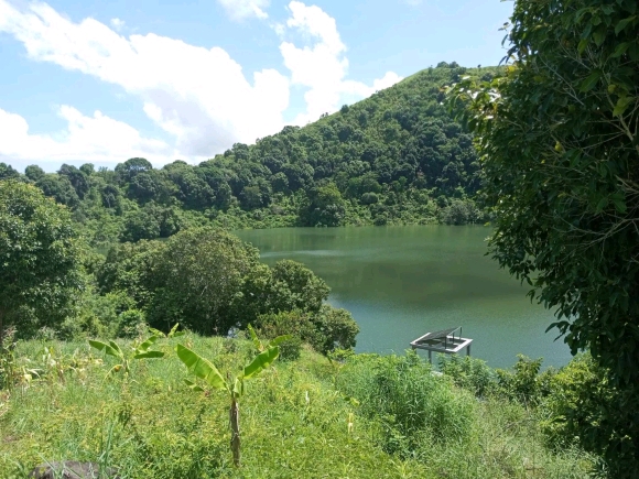 Terrain avec vue imprenable sur le lac et une vue mer en bonus !